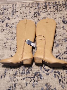 💘 Universal Thread NWT Brown Western Style Boots